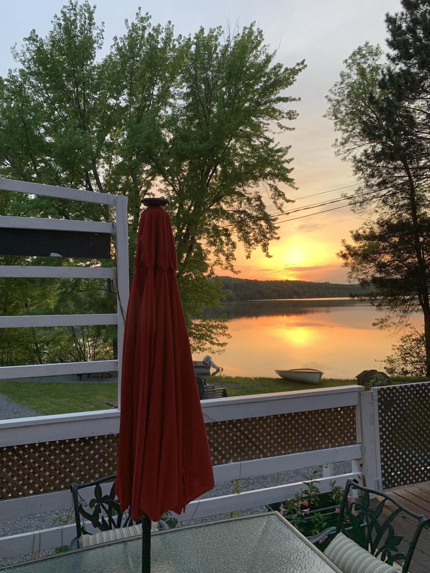 Auberge De Ferme-Neuve Lac-Saint-Paul Екстериор снимка