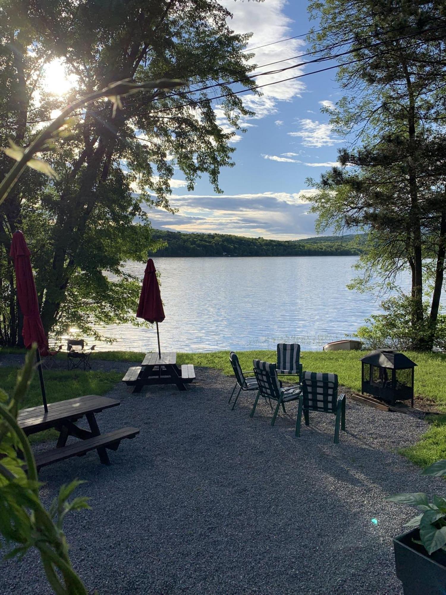 Auberge De Ferme-Neuve Hotel Екстериор снимка